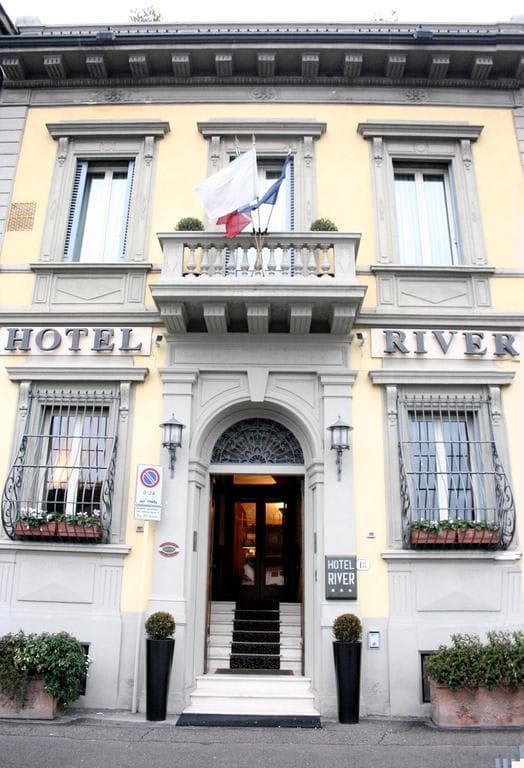 Hotel River