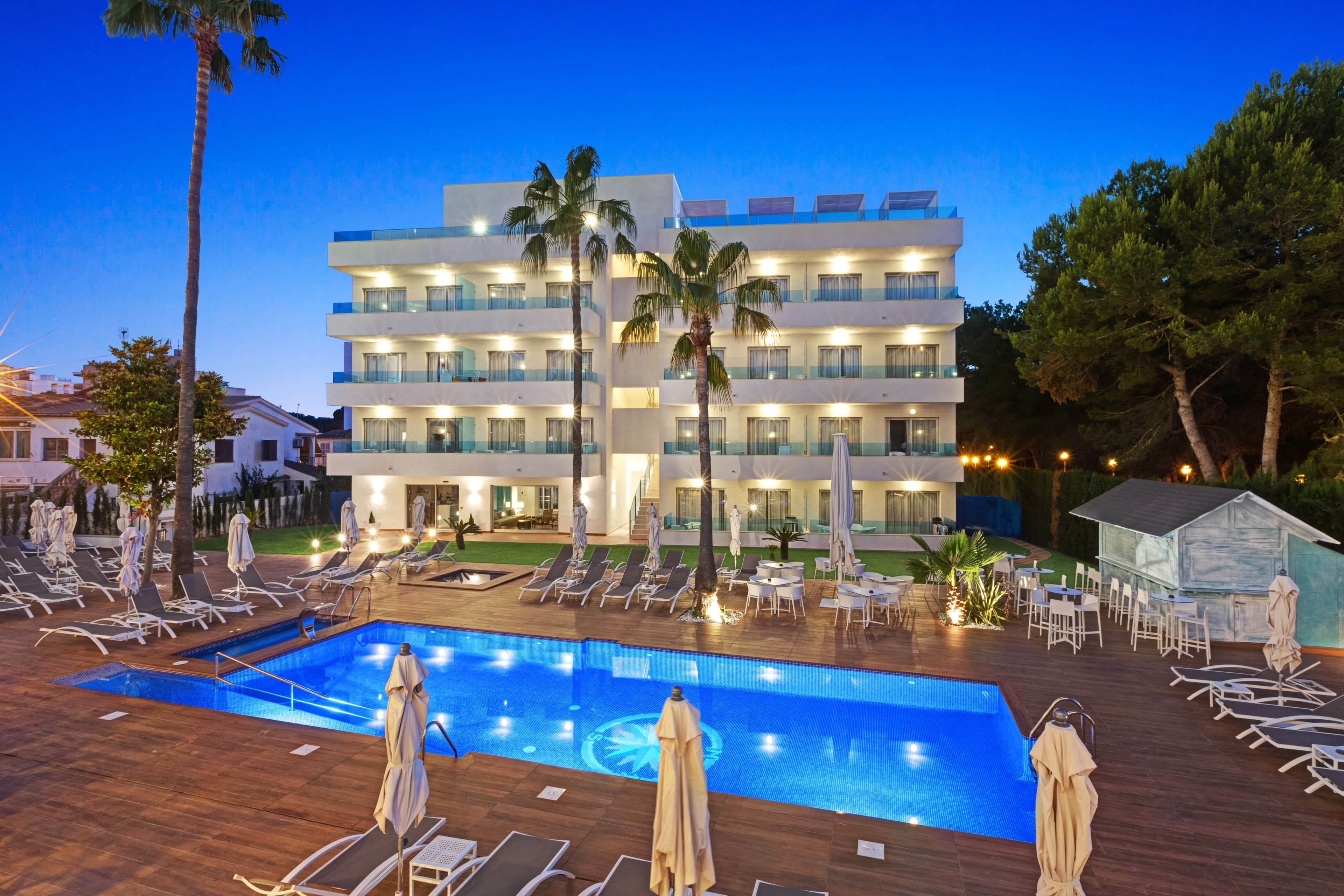 Metropolitan JUKA Playa Aparthotel Ansicht 2