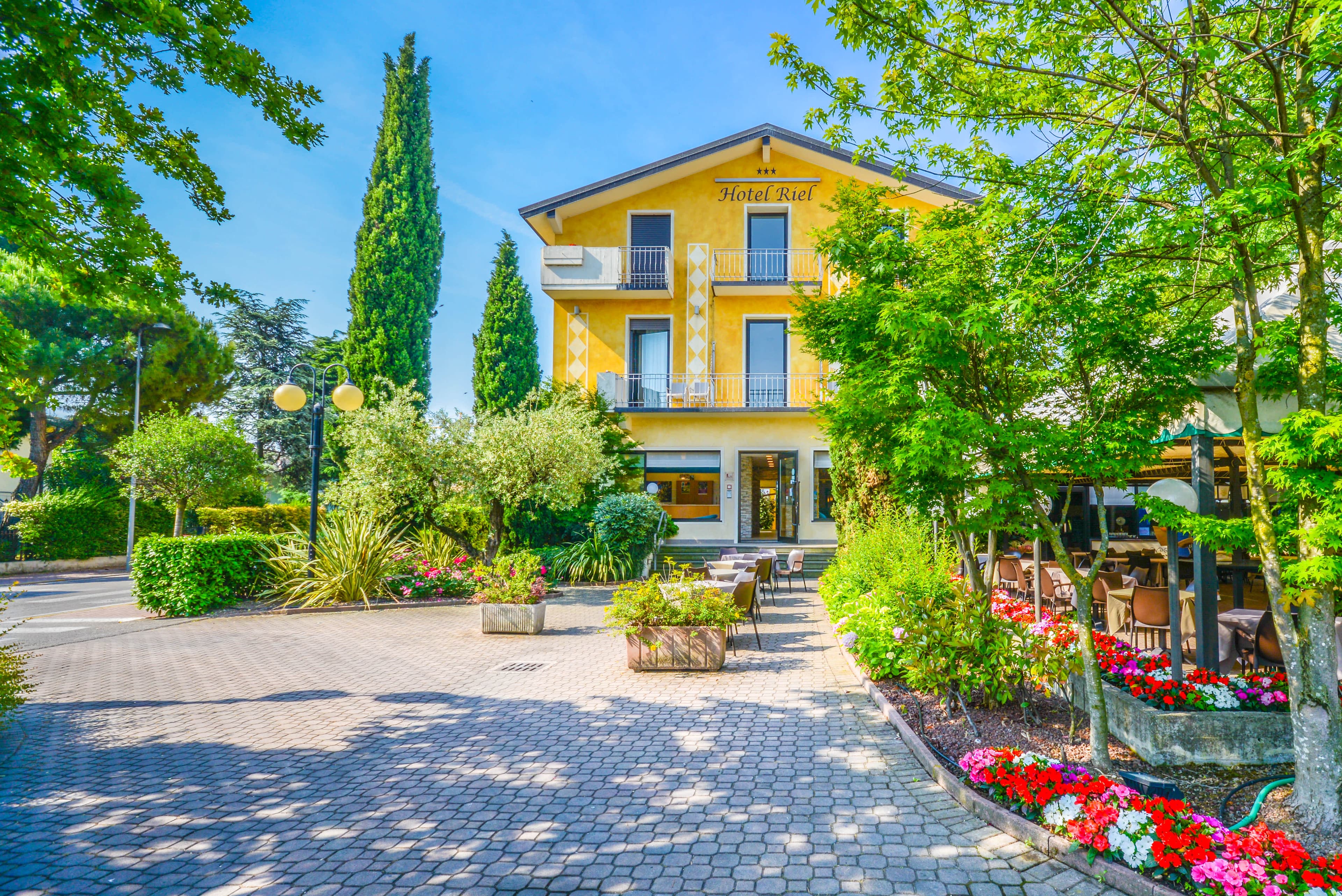 Hotel Riel Ansicht 2