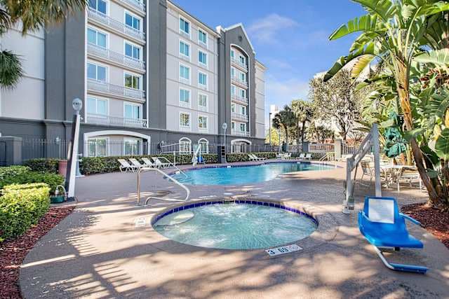 Hotel La Quinta Inn & Suites Ft. Lauderdale Airport