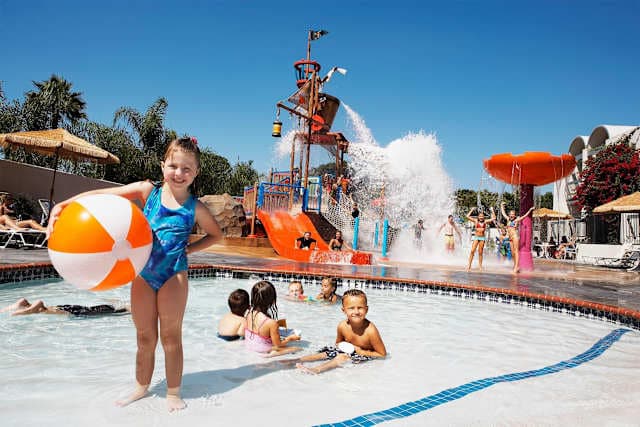 Howard Johnson Anaheim Hotel and Water Playground