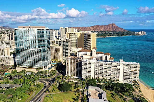 Trump International Hotel Waikiki Beach Walk