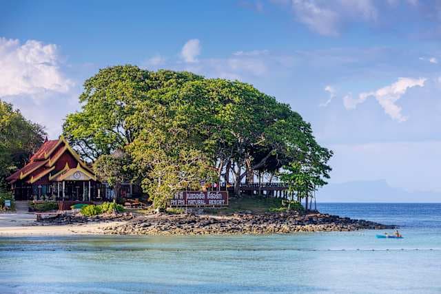 Hotel Phi Phi Natural Resort