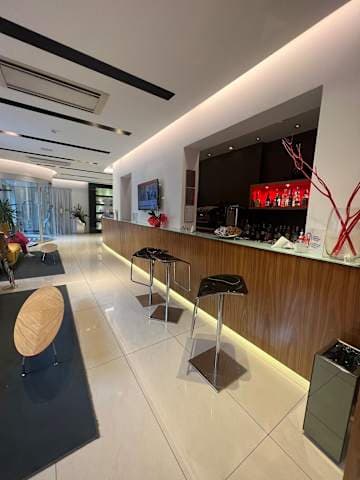 Card International Hotel