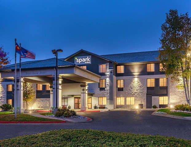 Denver International Airport Inn & Suites