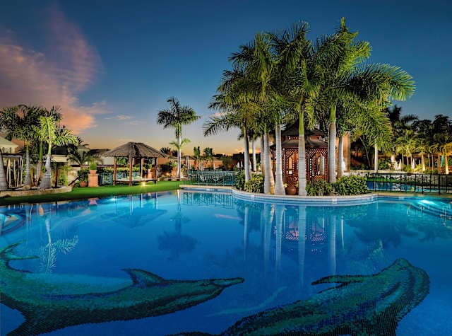 Hotel Green Garden Resort & Suites