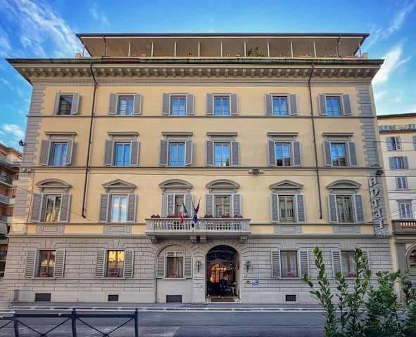 De La Pace, Sure Hotel Collection by Best Western