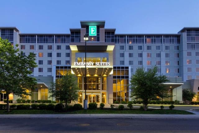 Embassy Suites Hotel Newark Airport