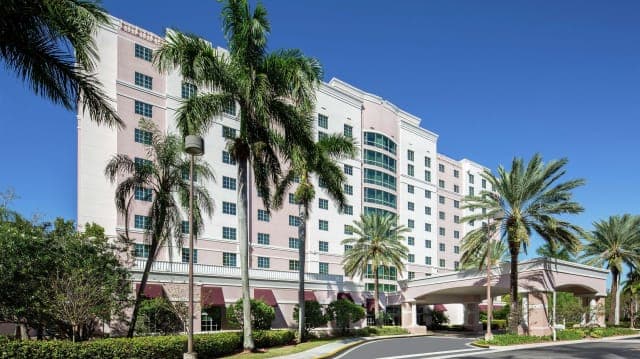DoubleTree Hotel by Hilton Sunrise Sawgrass Mills