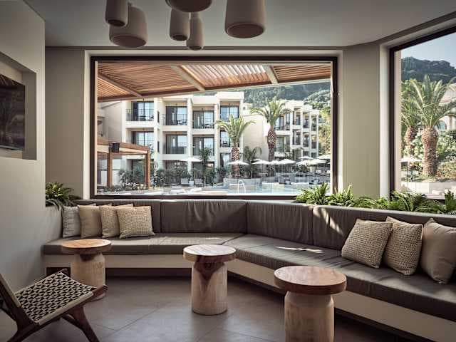 Admiral de Luxe Hotel