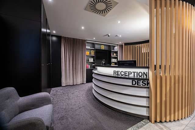 Aris Grand Place Hotel