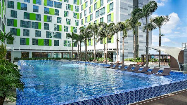Holiday Inn & Suites Saigon Airport Ansicht 2