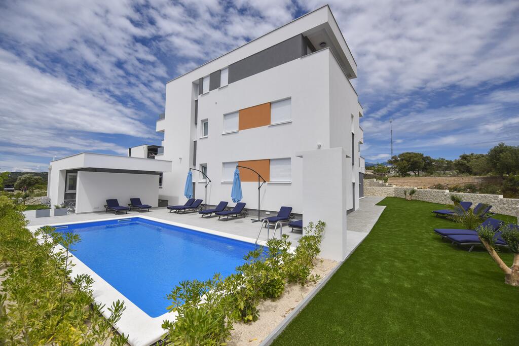 Mare 4 Apartment in Novalja