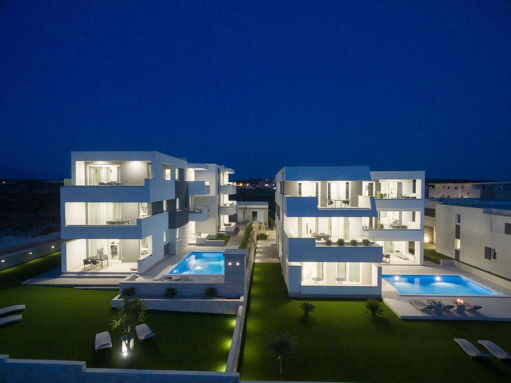 Pool Maris A 4 Apartment mit Terrasse in Novalja
