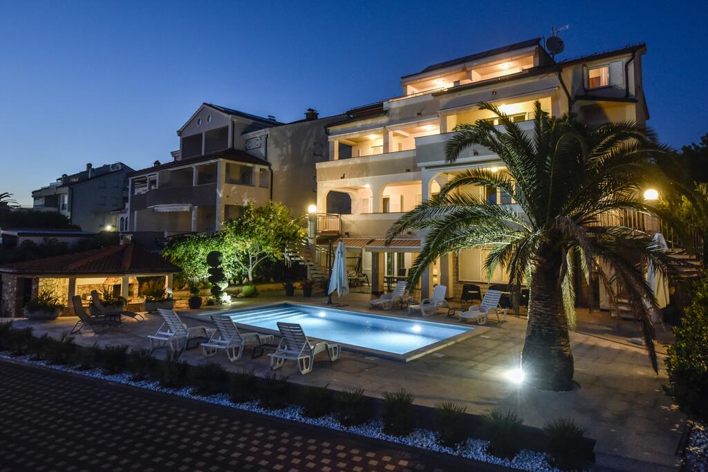 Tolo 4 Apartment in Novalja